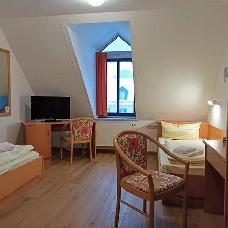 酒店 Stadthotel 德根多夫